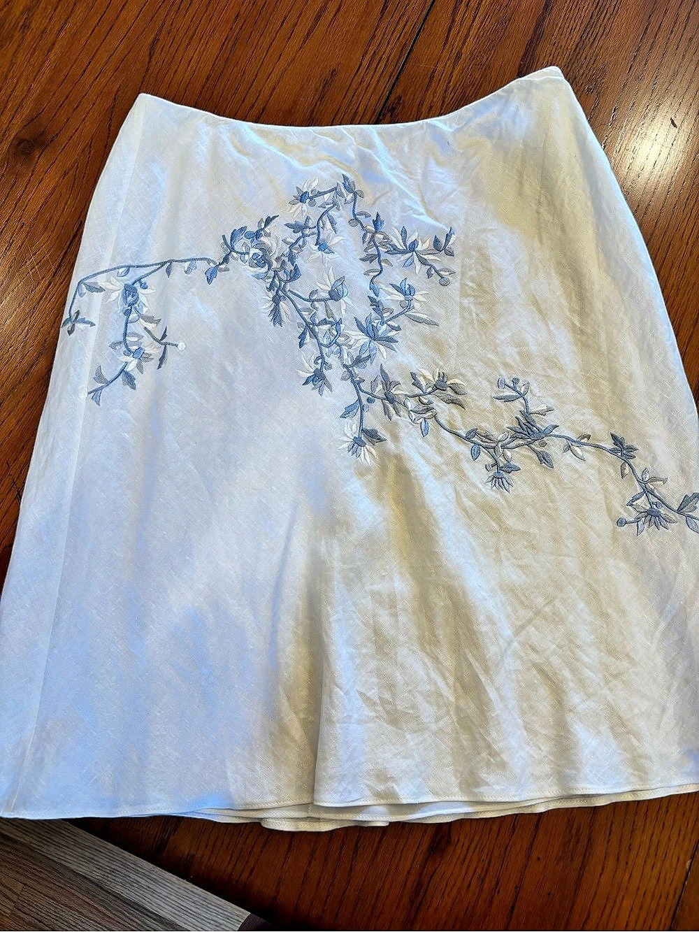 DKNY Classic Floral Embroidered Skirt in White & Blue